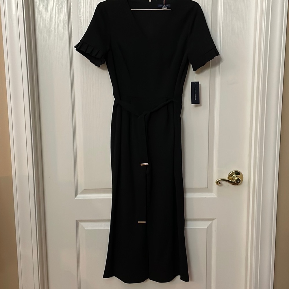 NWT Tommy Hilfiger Black Short Sleeved Cropped Jumpsuit​ Size 2
